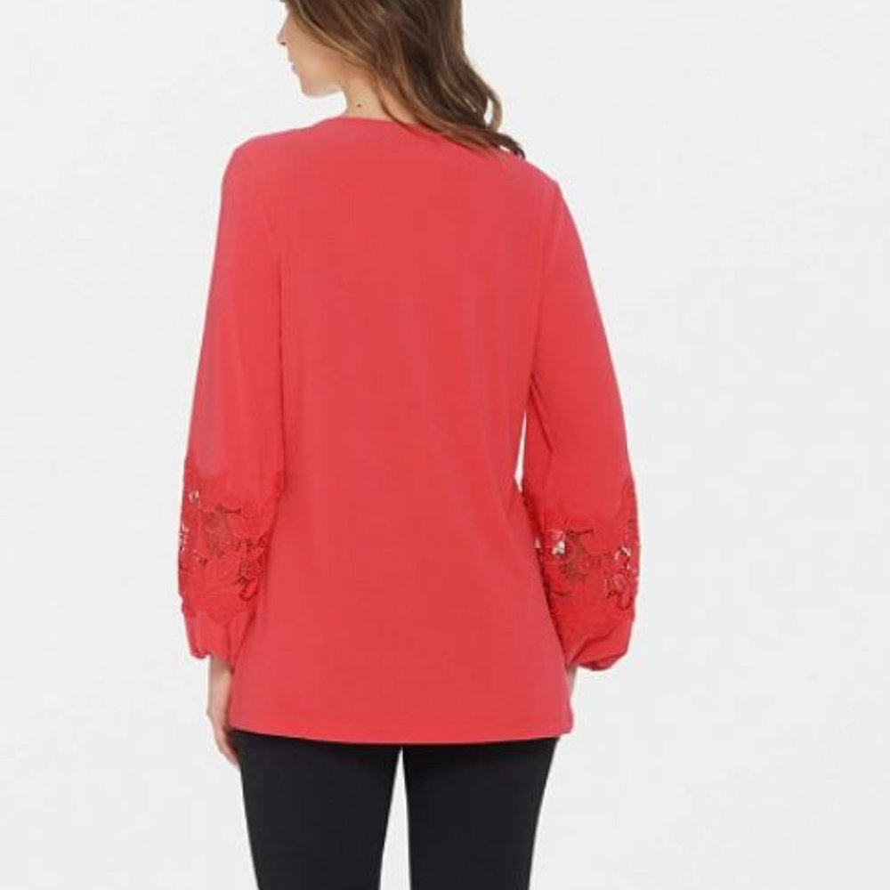 Caviar Crepe Tunic with Lace-Trimmed Sleeves 433 - Picture 2 of 4